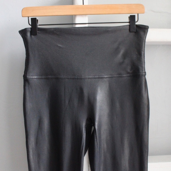 Spanx Faux Leather Leggings in Black Size XL - Picture 4 of 9